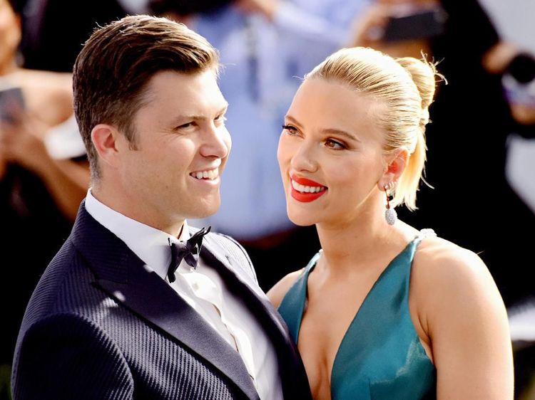 Scarlett Johansson Pamer Tato dan 11 Tindikan di SAG Awards 2020