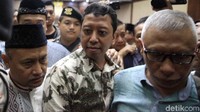 Ketua majelis hakim Fahzal Hendri bersandar pada Putusan Mahkamah Konstitusi (MK) Nomor 42/PUU-XIII/2015 yang memperbolehkan eks napi maju dalam Pilkada, asalkan sudah mengumumkan kepada publik sebagai mantan narapidana. Dengan alasan itu hakim tidak mencabut hak politik Rommy.