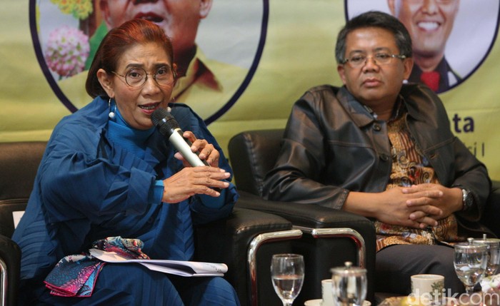 Eks Menteri Kelautan dan Perikanan Susi Pudjiastuti hadir dalam diskusi di DPP PKS Jakarta. Susi menilai penenggelaman kapal nelayan Tiongkok di Natuna perlu dilakukan.