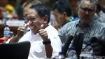 Gaya Menpora saat Raker dengan Komite III DPD