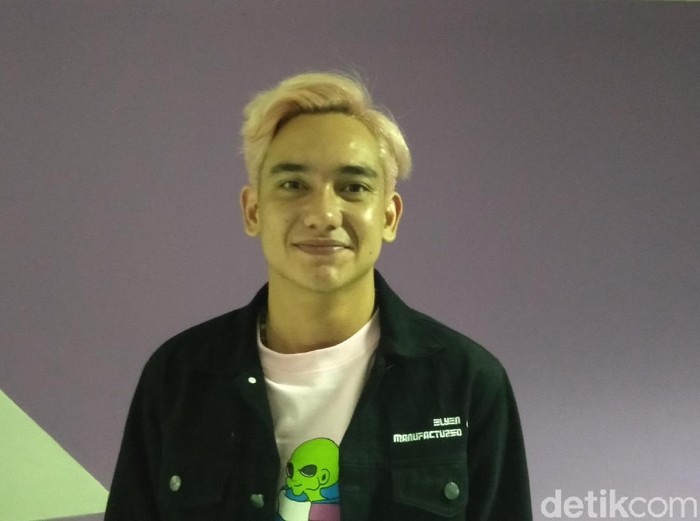 Adipati Dolken Adipati Dolken