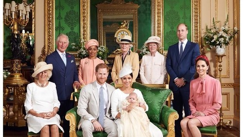 Keluarga Kerajaan Inggris saat pembaptisan Archie, putra Pangeran Harry dan Meghan Markle
