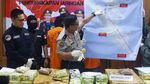 Dibekuk Polisi, Pengedar 70 Kg Sabu Tertunduk Malu