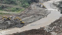 Proyek Bendungan Ciawi yang itu dibangun untuk mengendalikan aliran air dari hulu Sungai Ciliwung saat terjadi peningkatan debit air sehingga dapat mengurangi resiko banjir di Jakarta.