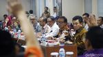 Gaya Menpora saat Raker dengan Komite III DPD