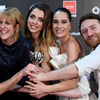 Celia bahkan tidak mengenakan bra saat itu. Sudah pasti ia menahan malu karena kejadian tersebut.  Foto: Getty Images