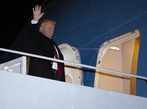 Sidang Pemakzulan Akan Digelar, Trump Malah Terbang ke Swiss