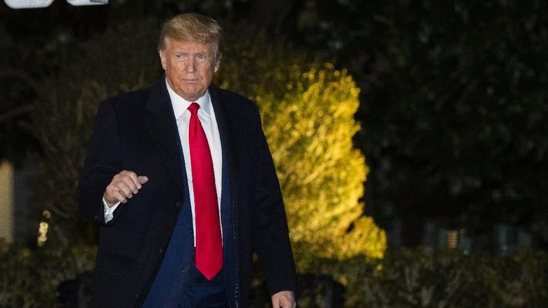 Donald Trump President Donald Trump leaves the White House, Monday, Jan. 20, 2020, in Washington to attend the annual economic forum in Davos, Switzerland. (AP Photo/Manuel Balce Ceneta)