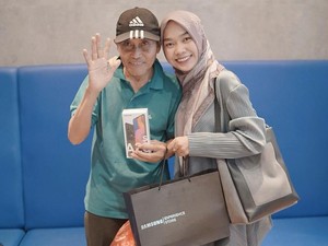 Cerita Haru Hijabers Bantu Driver Ojol 68 Tahun Dapatkan Donasi Rp 100 Juta