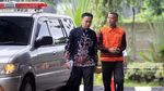 Penampilan Wahyu Setiawan Berompi Tahanan KPK