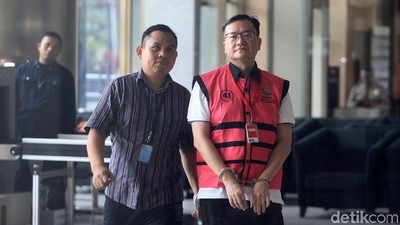 Senyum Benny Tjokro Usai Diperiksa Terkait Kasus Jiwasraya