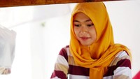 Afik, biasa ia disapa juga sebenernya memiliki IG dengan akun (@funaf55). Ia merupakan lulusan S1 Manajemen dan sudah mendapatkan gelar Sarjana. Foto: Kartika Bagus