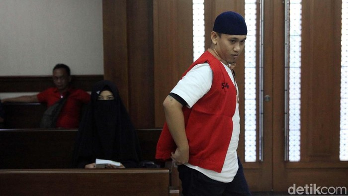 Terdakwa kasus video penggal Jokowi, Hermawan Susanto kembali mengikuti sidang lanjutan di PN Jakpus. Sidang kali ini mendengarkan keterangan saksi ahli.