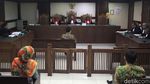 Didampingi Istri, Pria Pengancam Penggal Jokowi Jalani Sidang
