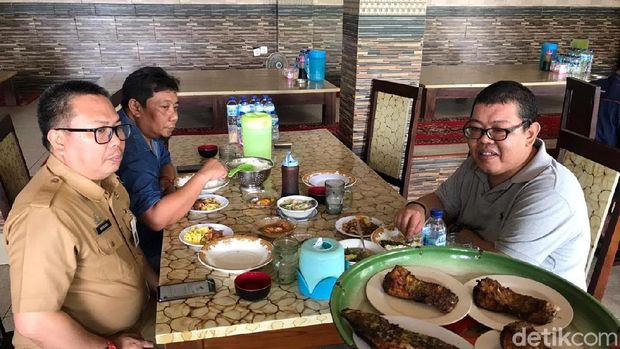 Wajib Dicicip! Gurih Lembut Ikan Marlin Bakar Khas Makassar