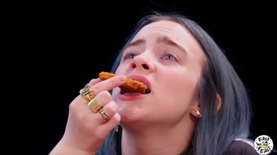 Billie Eilish Konser di Jakarta, Intip Momennya Bersama Makanan