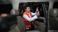 Saeful menjadi tersangka karena menyuap eks komisioner KPU, Wahyu Setiawan, terkait proses pergantian antar waktu (PAW) anggota DPR RI.