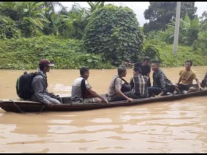 Dua Kabupaten di Sumbar Dilanda Banjir, Jalan Lintas Sumatera Terputus