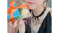 Kerap mendapatkan dukungan berupa makanan dari para penggemarnya, Yerin berpose dengan sekotak katsu lengkap dengan sayuran segar. Foto: Instagram @gfriendofficial