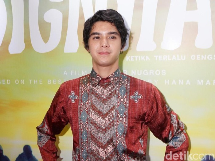 Ahmad Dhani, Mulan dan Al Ghazali saat ditemui di kawasan Kuningan.