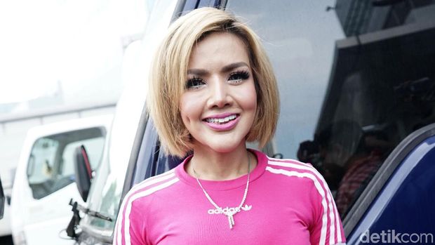 Barbie Kumalasari Barbie Kumalasari saat ditemui di studio Trans TV.