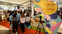 Acara ini juga menjadi ajang bagi mahasiswa untuk berkreasi, merancang ide, dan kemudian melaksanakannya. Para mahasiswa akan membuat sebuah bisnis, dimulai dari merancang ide, menyusun planning bisnis, sampai dengan memasarkannya secara real. Dengan begitu, mahasiswa tidak akan kaget lagi ketika mereka lulus dari UNTAR dan membangun bisnis mereka sendiri. Foto: dok. Untar