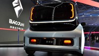 SGMW mengklaim, bemper depan mobil ini memiliki gelombang radar. Bagian bawah pintu juga dibuat tahan gores. Foto: Istimewa