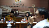 Raker tersebut dipimpin oleh Ketua Komite III, Bambang Sutrisno.