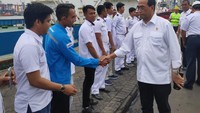 Usai melakukan kunjungan kerja ke Labuan Bajo, Nusa Tenggara Timur (NTT), Menteri Perhubungan (Menhub), Budi Karya Sumadi langsung terbang ke Surabaya untuk melakukan sidak ke PT Pelni terkait dengan kelancaran program Tol Laut. Khususnya soal harga tol laut yang belum membaik. 
