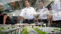 Gubernur DKI Jakarta Anies Baswedan melakukan peletakan batu pertama pembangunan jembatan layang atau sky bridge Stasiun MRT ASEAN, Jakarta, Rabu (22/1/2020).