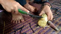 Kini beberapa produk kerajinan tangan milik Heru berhasil terjual hingga mancanegara melalui penyalur di Ibu Kota.