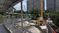 Ada tiga rute TransJakarta yang dialihkan imbas dari pembangunan proyek LRT Jabodebek antara lain DA 1 rute MRT Dukuh Atas-Samratulangi, DA 3 rute MRT Dukuh Atas-Kuningan, dan DA 4 rute MRT Dukuh Atas-Kota.