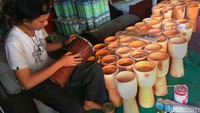 Berdiri sekitar tahun 1970, bengkel Pramanik ini memproduksi sejumlah kerajinan tangan yang berbahan dasar kayu dan bambu lalu di olah menjadi sebuah alat musik tradisional.