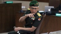 Menurut Kivlan, kasus itu direkayasa oleh mantan Menko Polhukam Wiranto, Menko Kemaritiman Luhut Binsar Panjaitan, dan eks Kapolri Tito Karnavian. Kivlan akan membuktikan adanya rekayasa dalam persidangan.