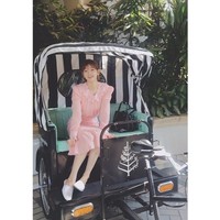 Wanita lulusan Korea National University of Arts ini juga bermain dalam film-film terkenal, seperti Scarlett Innocence, Veteran, dan The Throne sebelum dilirik sutradara Bong Joon Ho untuk Parasite sebagai penipu ulung. Foto: Instagram @sodam_park_0908