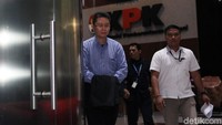 Suheri disangkakan melanggar Pasal 5 ayat 1 huruf a atau huruf b atau Pasal 13 Undang-Undang Pemberantasan Tindak Pidana Korupsi juncto Pasal 55 ayat 1 ke-1 KUHP dan Pasal 56 KUHP.