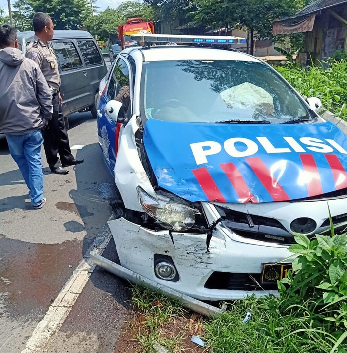 Gambar Mobil Polisi
