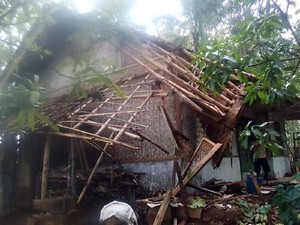 Angin Kencang Rusak Belasan Rumah di Ciamis