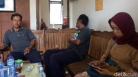 Dalam video yang berdurasi 30 detik itu seorang nenek yang diketahui bernama Rubingah (60) ditendang seorang pria karena dituduh mencuri di Pasar Potrojayan, Kecamatan Pramabanan.
