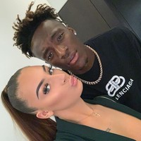 Leah Manroe telah menjalin hubungan asmara dengan Tammy Abraham sejak lima tahun lalu. Meskipun jarang berbagi kemesraan di media sosial, Leah selalu mendukung kekasihnya di setiap pertandingan sepakbola. Foto: dok. Instagram @leahmonroe_