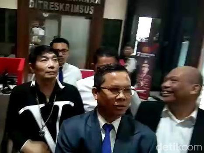 Adjie Notonegoro mendatangi Polda Jatim