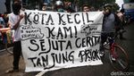 Aksi Ratusan Warga Priok Geruduk Kantor Kemenkum HAM