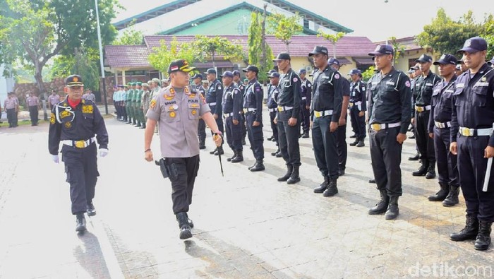 Ratusan Satuan Pengaman (Satpam) di Tuban gelar penguatan Sinergi bersama polisi dan TNI