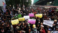 Ratusan warga Tanjung Priok, Jakarta Utara, siang ini berdemo di depan kantor Kemenkum HAM, Jakarta, Rabu (22/1/2020).