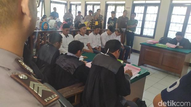 Jabar Hari Ini: Mobil SUV Lindas Pria-Sejoli Muda Polantas Purwakarta