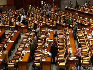 Saat Paripurna, Anggota DPR Ingatkan Waspada Penumpang Gelap Omnibus Law