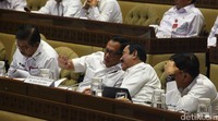 Saat ini, rapat masih berlangsung.