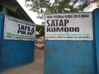 Sekolah SMP di Pulau Komodo