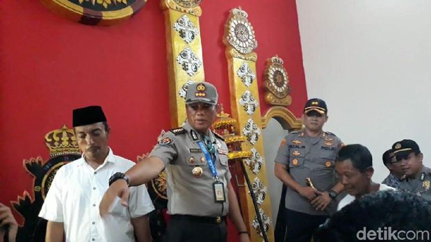 Bagian dalam Keraton Agung Sejagat, Purworejo.
