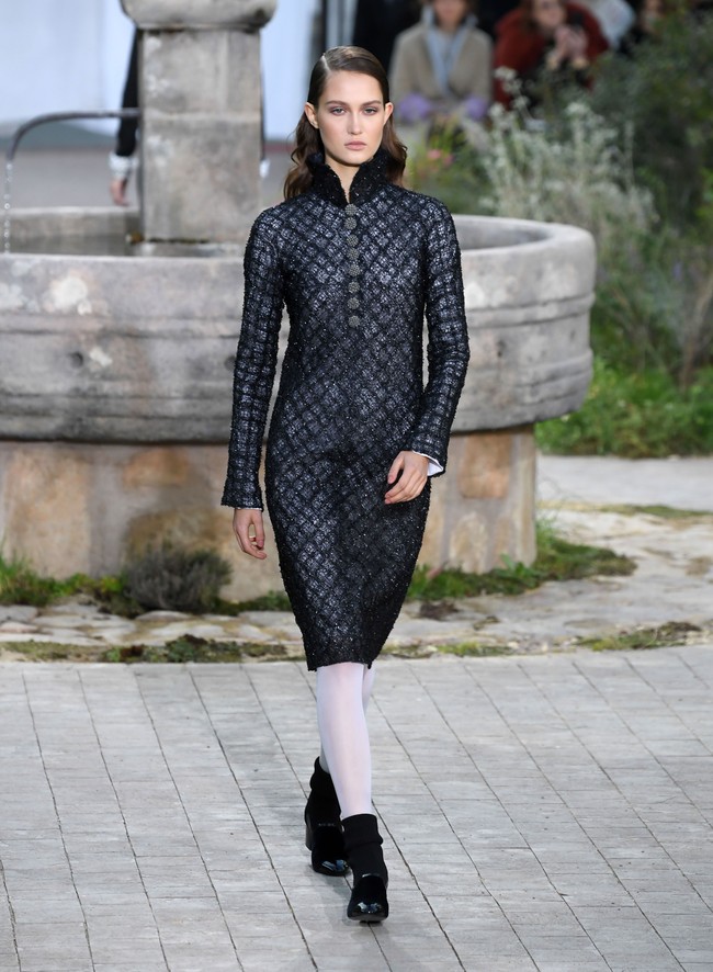 Fashion show koleksi Chanel Couture Spring 2020 di Paris Fashion Week, The Grand Palaris, Paris, Prancis. Photo by Pascal Le Segretain/ Getty Images.